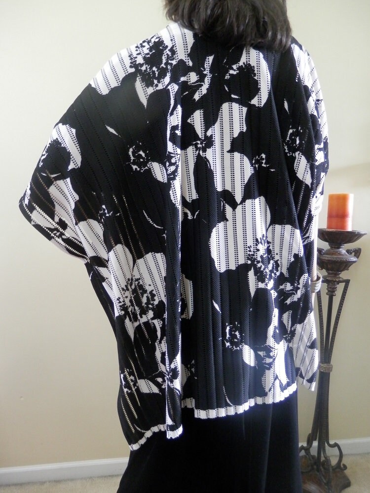 Black & White Kimono Cardigan/boho Kimono/oversize Cover Up/lightweight ...