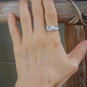 Navajo Size 7.75 Ring Silver Native American Pottery Band Ring