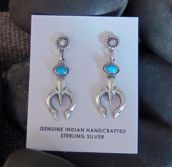 Dazzling Native American Navajo Signed Kingman Turquoise 12kgf Bear Sterling Silver Pendant Dazzling Native American Navajo Signed Kingman Turquoise 12kgf Bear Sterling Silver Pendant