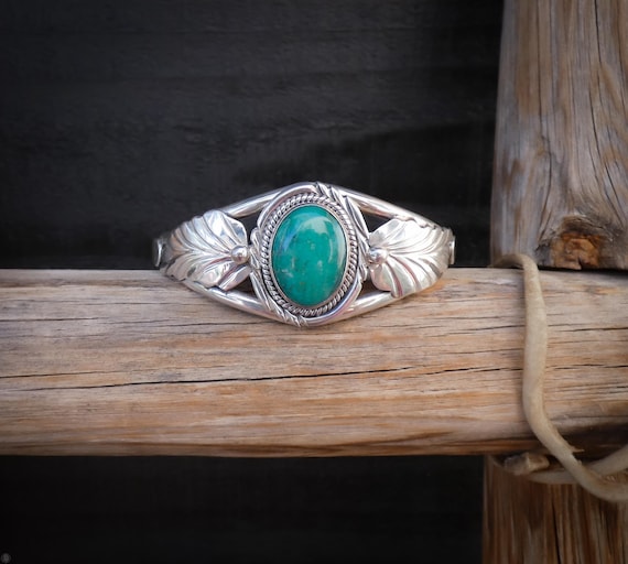 Navajo Malachite Bracelet: Vintage Native American Sterling Silver Cuff