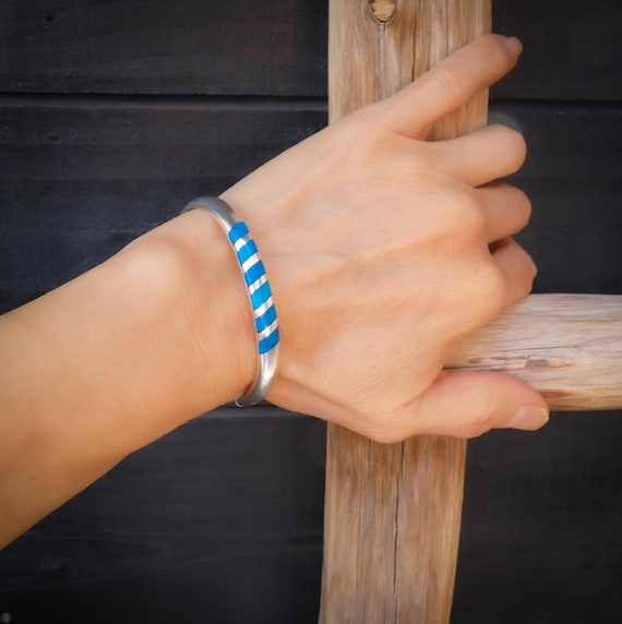 Small Wrist Size Taxco Mexican 925 Sterling Silver Turquoise Hinged Bangle Bracelet