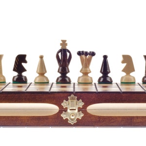Brand New Hand Crafted Wooden Chess Set 31.5cm x 31.5cm