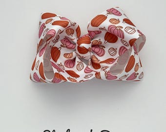 Pumpkin Hairbow, pumpkin bow, fall bow, toddler bow, Halloween bow, fall hairbow, pumpkin patch bow, pumpkin hairbows, fall bows