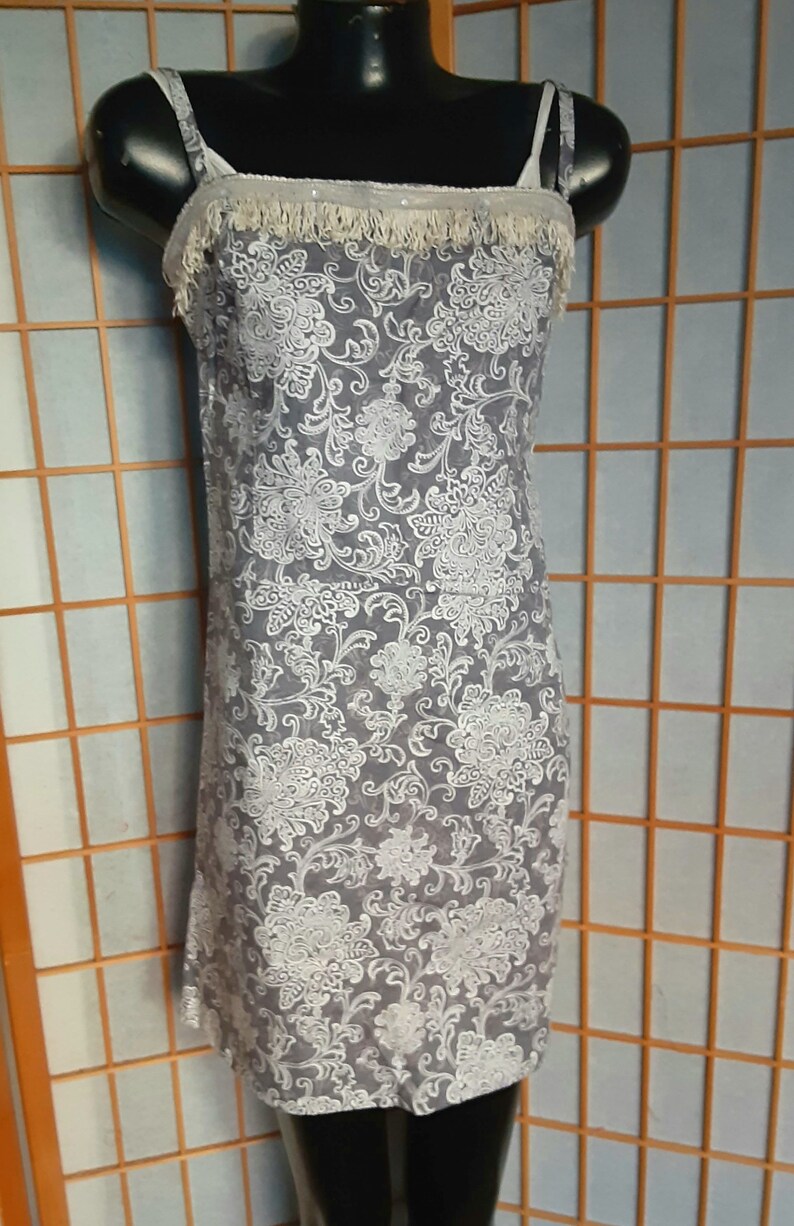 Size Small Gray Floral Print /& Fringe Flapper Dress