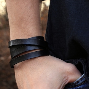 Leren armband Leren wikkelarmband Handgemaakte armband Unisex cadeau Boho-armband, kerstcadeau