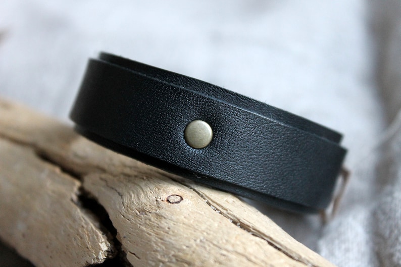 Mens leather cuff, unisex bracelet, leather bracelet, minimalist bracelet image 2