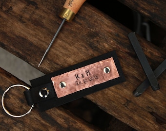 Personalisierter Schlüsselanhänger, Personalisierter Schlüsselanhänger aus Leder, Gestempelter Schlüsselanhänger aus Leder