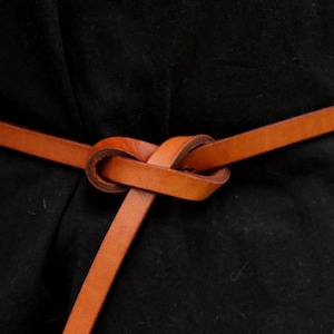 Ceinture nouée marron, ceinture habillée, ceinture en cuir, ceinture à nouer, ceinture de style minimaliste