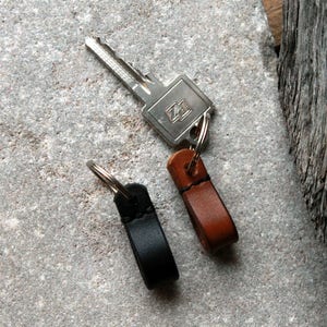 Petit porte-clés, porte-clés en cuir, porte-clés en cuir, lanière en cuir courte, porte-clés minimaliste