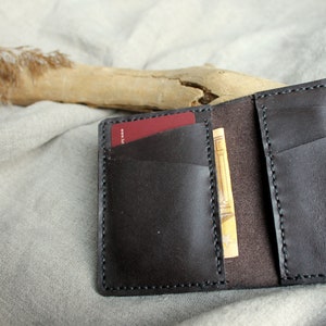 Bifold Leder Brieftasche für Männer Minimalistische Leder Brieftasche, Schlanke Kartenhalter, Kleine Herren Brieftasche, Braune Einfache Brieftasche, Braune Leder Brieftasche Bild 6