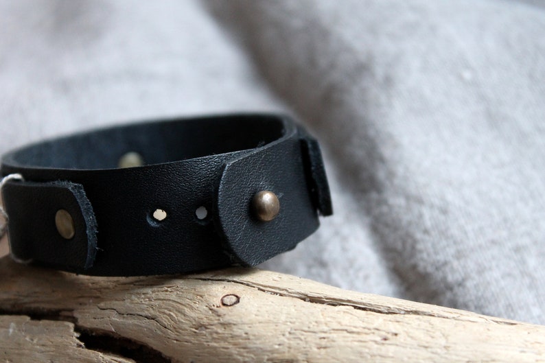 Mens leather cuff, unisex bracelet, leather bracelet, minimalist bracelet image 6