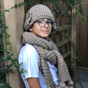 Knitting PATTERN- No Gender scarf and hat knitting pattern-Bulky Yarn knitting pattern- Beginner bulky yarn PDF