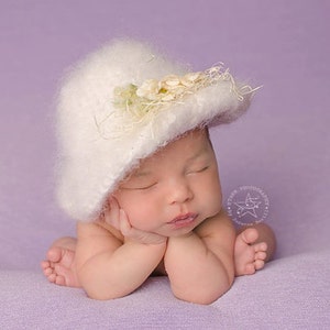 Crochet PATTERN- Crocheted Newborn Cloche Hat