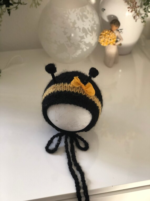 How to Knit a Blanket on Circular Needles for Beginners - A Bee In The  Bonnet