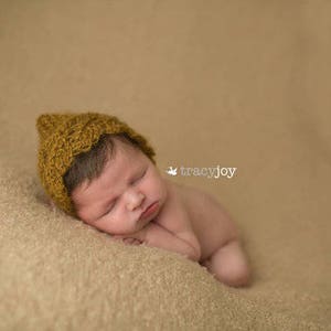 Leaf Pixie Bonnet Knitting Pattern – Newborn Baby Hat PDF – DK Yarn – Lace Bonnet for Photo Prop or Gift
