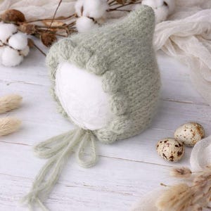 Newborn Pixie Bonnet Knitting Pattern – Bobble Edge Baby Hat – Bulky Yarn Bonnet PDF