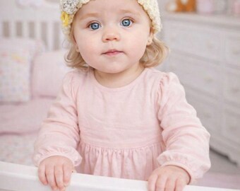Patroon gebreid babymutsje met gehaakte bloemen – pasgeborenen tot 12 maanden – pdf voor beginners