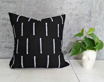 Black Pillow Cover with White Line Design/Block Printed Geometric Natural Linen Minimalist Design Decorative Throw Cushion Mudcloth Inspired