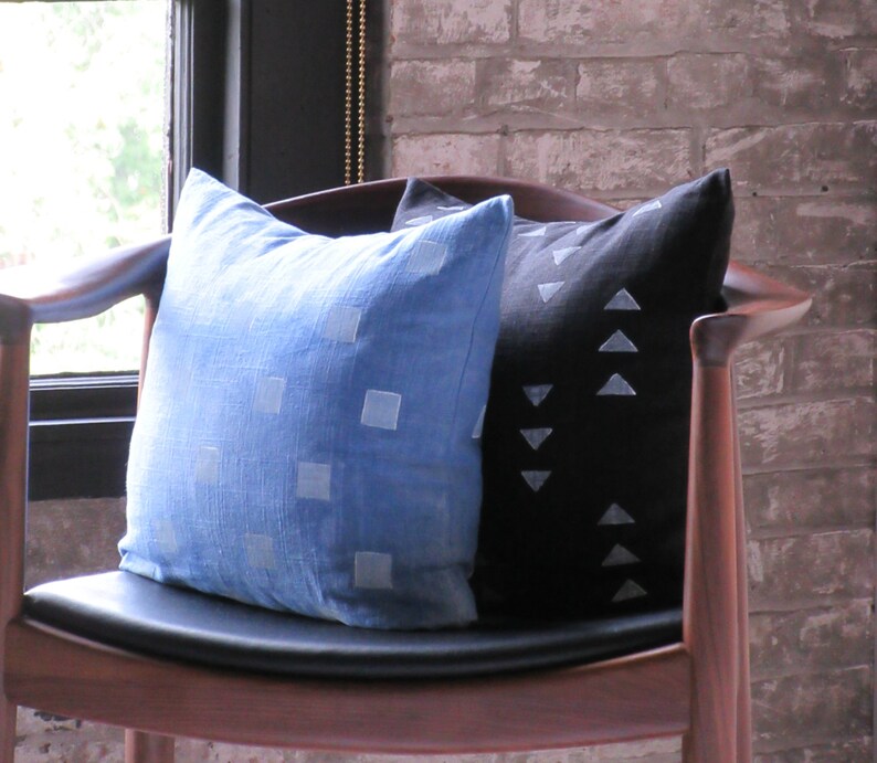 Black Linen Pillow Cover With White Triangles Design / Etsy