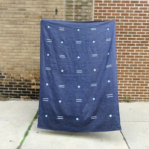 Navy Blue Linen Throw / White Light Blue Block Printed Linen Beach Blacket Table Cloth Curtain Flax Bedding Cover Wall Hanging Geometric image 2