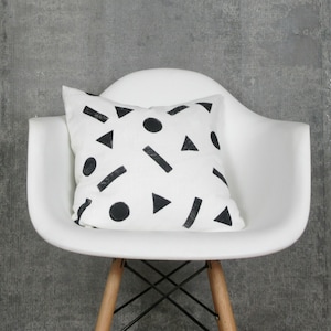 White Linen Pillow Cover with Black Geometric Shapes / Minimalist Design Black and White Polka Dots Decorative Throw Cushion Bedding Accent