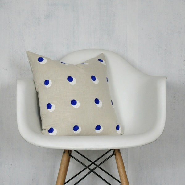 Housse de coussin lin crème avec pois bleu et blanc jet impression / décoration coussin gros pois taches moderne Art Textile naturel géométrique
