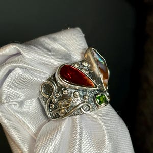 Australian Opal Ammolite Ring: Sterling Silver Artisan Ring, Size 7 1/2 - 7 3/4 Bild 5