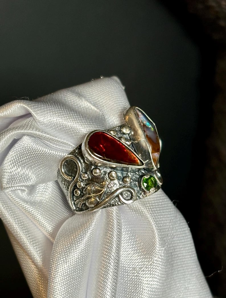Australian Opal Ammolite Ring: Sterling Silver Artisan Ring, Size 7 1/2 - 7 3/4 Bild 5