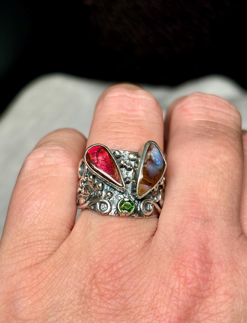Australian Opal Ammolite Ring: Sterling Silver Artisan Ring, Size 7 1/2 - 7 3/4 Bild 9