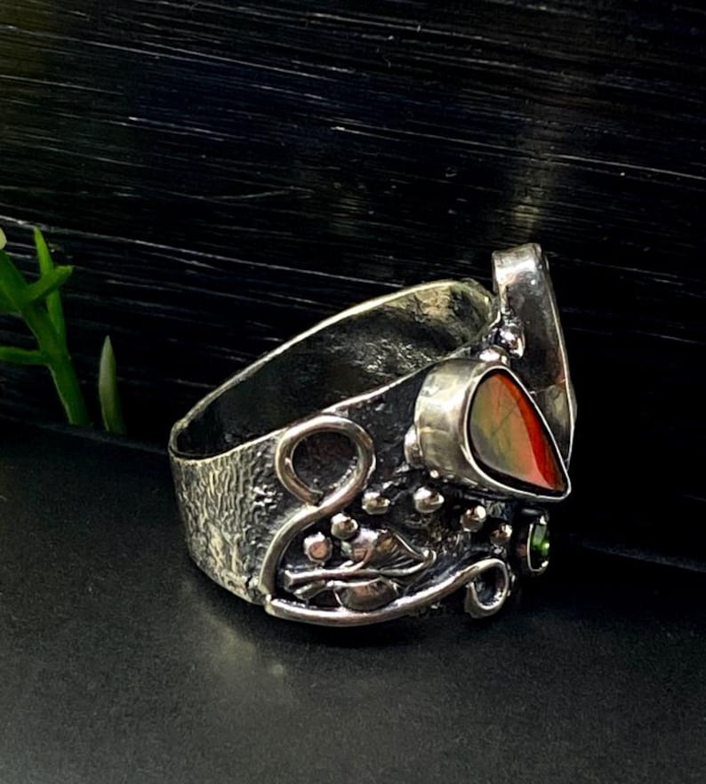 Australian Opal Ammolite Ring: Sterling Silver Artisan Ring, Size 7 1/2 - 7 3/4 Bild 13