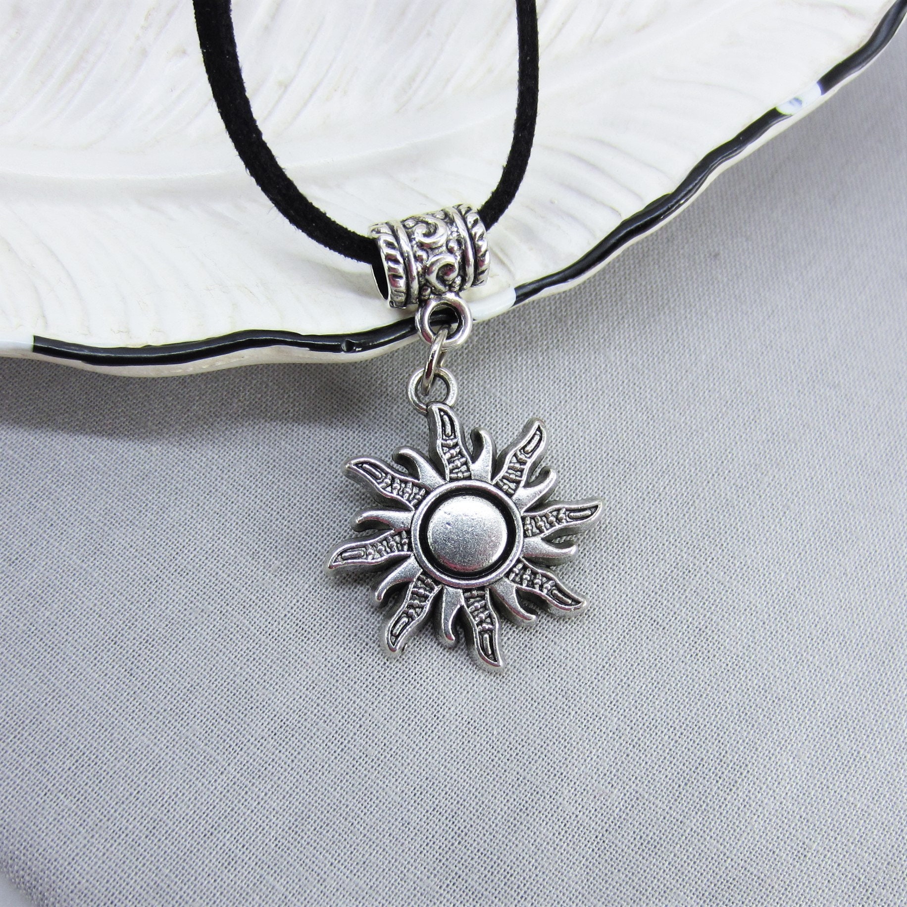 Fashion Women Boho Silver Choker Necklace Sun Pendant Chain Charm Jewelry Gifts 