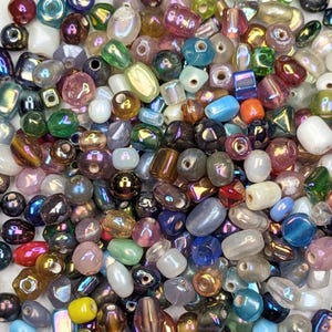 270+ bds 65gr, Bead Soup, Small Glass Beads, Bulk Beads for Jewelry Making, Carnival Luster, Bead Mix, Assorted Beads, Vintage Style  #116