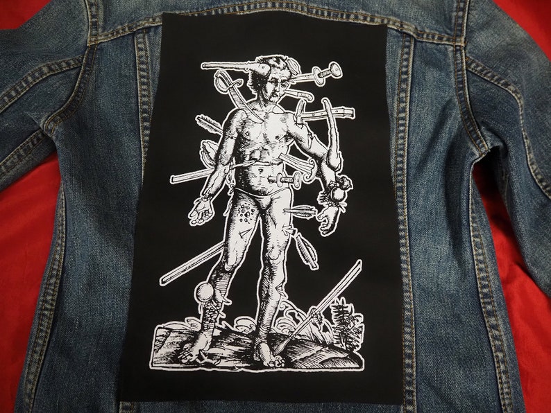 Pain Back Patch metallo nero, backpatch goth, heavy metal, death metal, toppa di magia nera, uomo ferito d'arte medievale, toppe punk per giacche immagine 1