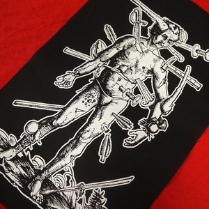 Pain Back Patch metallo nero, backpatch goth, heavy metal, death metal, toppa di magia nera, uomo ferito d'arte medievale, toppe punk per giacche immagine 4