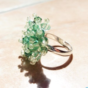 Grüne Swarovski Kristall Ring verstellbaren Ring Cluster, Geschenk für sie, einzigartige handgemachte nickelfrei
