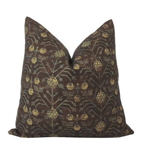 Black pillows on fox and best sale friends