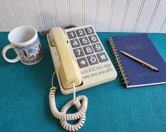 Téléphone Radio Shack vintage : téléphone-poussoir à gros boutons, décoration industrielle