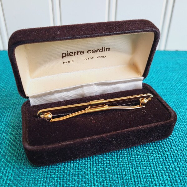 VINTAGE COLLAR BAR Vintage Pierre Cardin Collar Bar