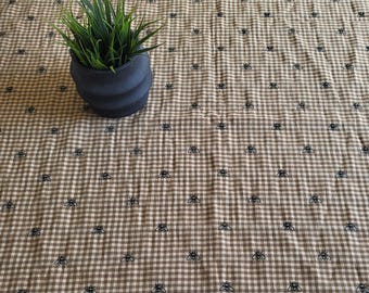 Waverly HONEY BEE TABLECLOTH 33 1/2" x 36" Bee Table Linen