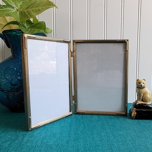 Art Deco Double Picture Frame: Vintage Gold 5x7 Photo Frame 8122025