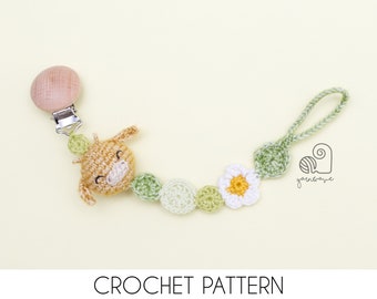 CROCHET PATTERN Ginny the Giraffe Pacifier Clip crochet amigurumi pacifier holder / Handmade gift for baby shower