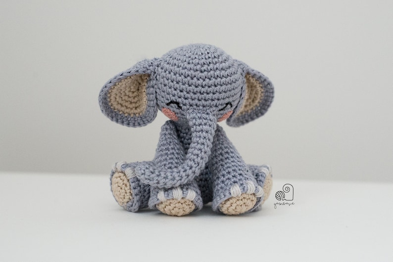 CROCHET PATTERN Joe the Elephant crochet amigurumi stuffed safari animal plush toy / Handmade gift image 2