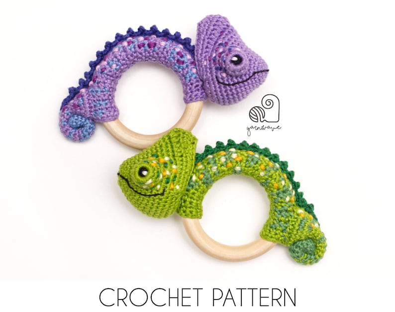 CROCHET PATTERN Carl the Chameleon crochet amigurumi rattle teether ring / Handmade baby shower newborn gift image 1