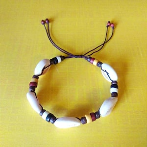 Very Nice Cowrie Shell Bracelet