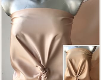 Satin duchesse rose champagne or, satin duchesse polyester, semi-doux 140 g par m² sous dentelle 150 cm 60 pouces