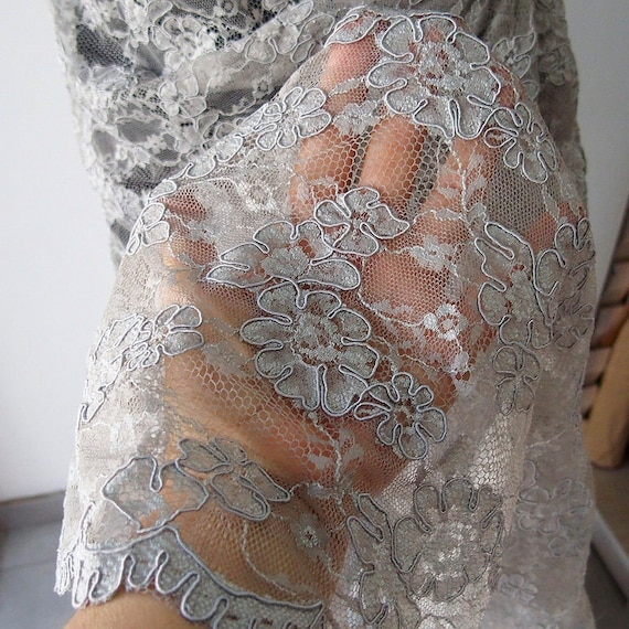 Silver Grey Lace Fabric Corded Lace Alencon, Scallop Edging Mother