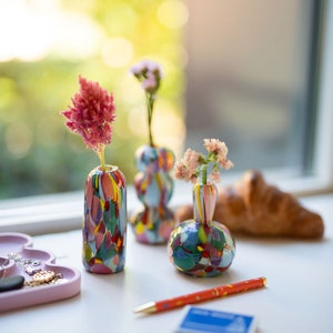 Mini vase arc-en-ciel en verre soufflé image 4