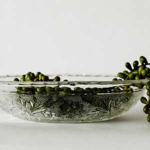 Anchor Hocking Sandwich Glass Scalloped Oval Serving Dish Catch All