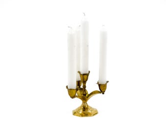 Candelabro de pétalos de latón macizo para 4 velas