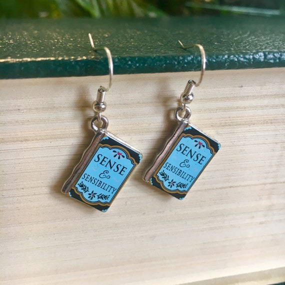 Resultado de imagen de jane austen books earrings